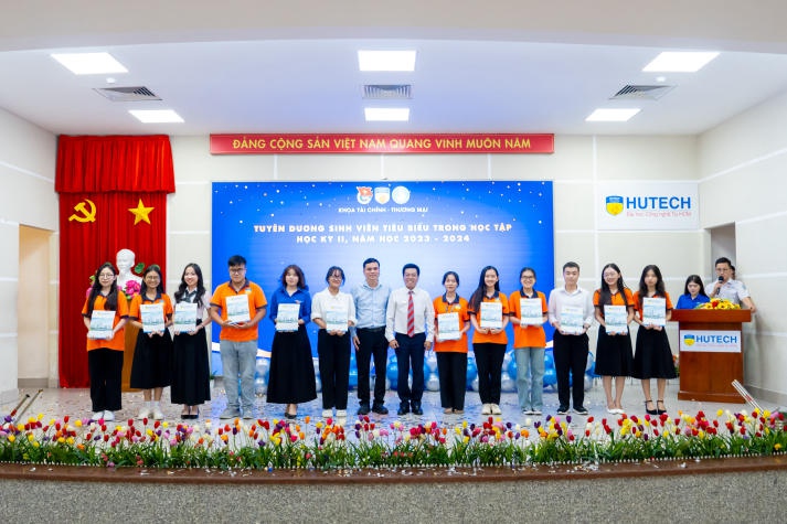 Khoa Tài chính - Thương mại tổng kết nhiều thành tích vượt trội trong năm học 2023-2024 38