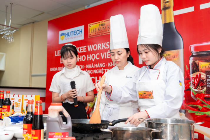 [Hướng nghiệp 2026] Quản trị nhà hàng và dịch vụ ăn uống tiếp tục “lên ngôi” khi du lịch & ẩm thực phát triển mạnh 60