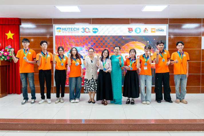 “Mầm Xanh” chiến thắng thuyết phục tại cuộc thi The Next-Gen Creators 2025 của Khoa Marketing - Kinh doanh quốc tế 32