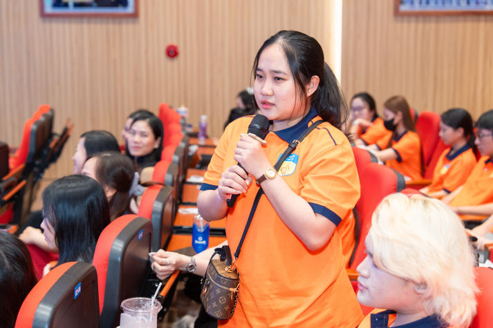 Tân sinh viên Khoa Thẩm mỹ và Khoa học sự sống sẵn sàng cho hành trình đại học 94