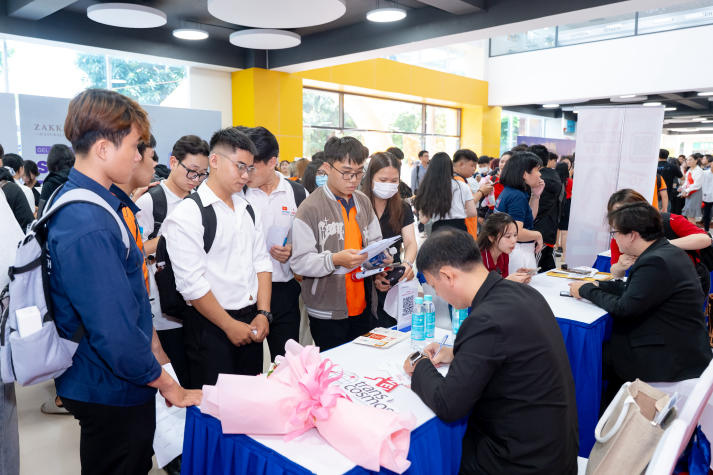 [Video] Cùng chuyên gia “mở khóa” kỹ năng phỏng vấn, sinh viên HUTECH tự tin chinh phục nhà tuyển dụng 84