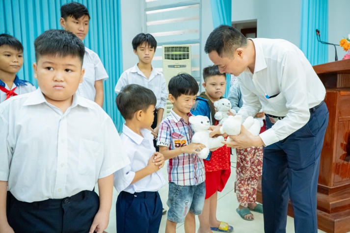 HUTECH viết tiếp hành trình thiện nguyện “Cho đi là còn mãi” tại tỉnh Tiền Giang 120