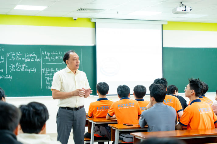 [Video] HUTECH-ers trở lại trường sau kỳ nghỉ Tết Ất Tỵ 2025, khởi đầu học kỳ mới đầy năng lượng 52