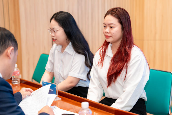 [Video] Hơn 300 sinh viên HUTECH “săn vé” thực tập tại Sacombank 87