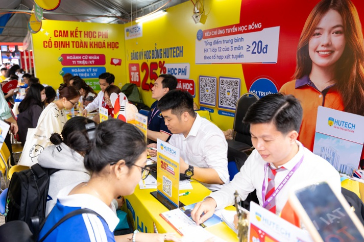 [Video] HUTECH nổi bật tại Ngày hội Tư vấn Hướng nghiệp - Tuyển sinh 2025 ở Cần Thơ 20