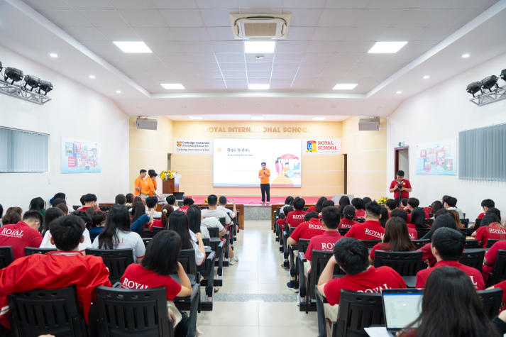 Hanwha Life Finance Mentor: Khi sinh viên trở thành “người thầy” của học sinh THPT 10