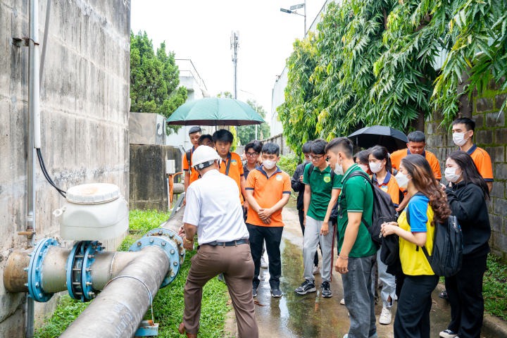 Sinh viên ngành Kỹ thuật môi trường HUTECH tham quan thực tế tại Nhà máy xử lý nước thải KCN Tân Bình 68