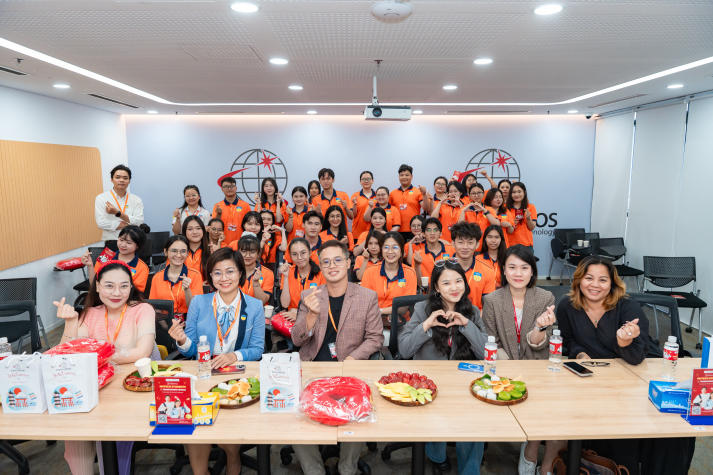 Tham quan Transcosmos Vietnam, sinh viên ngành Digital Marketing học hỏi kinh nghiệm từ cựu sinh viên 78