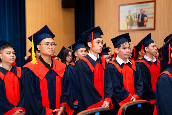 [Video] Từ sàn đấu đến lễ vinh danh: Câu chuyện bản lĩnh của tân khoa HUTECH Nguyễn Phạm Vĩnh Khang 47