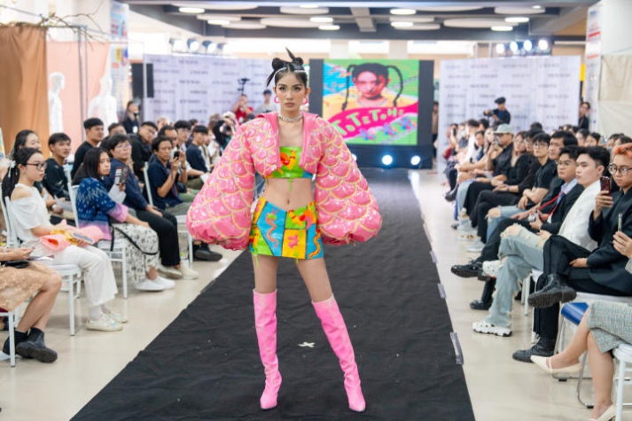 [Video] Đem bọ cánh cứng và người vô gia cư vào đồ án tốt nghiệp, 02 sinh viên ngành Thiết kế thời trang HUTECH “cán đích” thủ khoa và á khoa 212