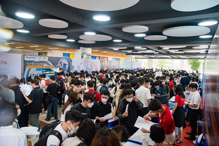 [Video]: 第16回日本企業採用フェスティバルでHUTECH学生向けの求人数は2000件以上