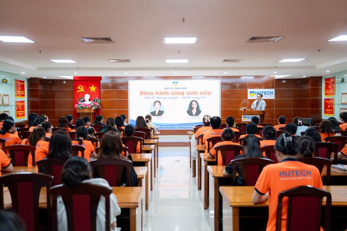 Ngoại ngữ, kỹ năng mềm và bản lĩnh nghề nghiệp: Hành trang sinh viên HUTECH cần có thời hội nhập 42