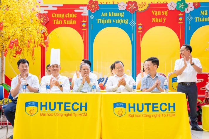 [Video] Sắc xuân HUTECH 2026: Gìn giữ sắc xuân truyền thống, lan tỏa tinh thần gắn kết 65