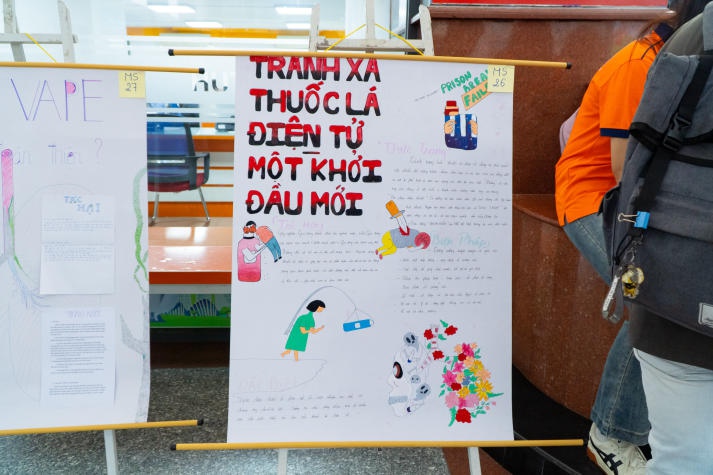 Ấn tượng buổi triển lãm Cuộc thi làm báo tường “Phòng, chống tác hại của thuốc lá điện tử” 203