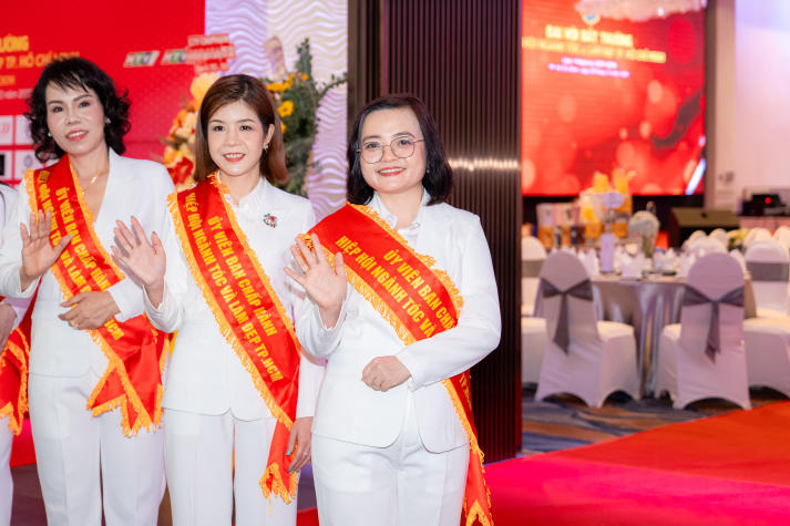 TS. Chu Thị Bích Phượng đảm nhiệm vai trò Phó Chủ tịch Hiệp hội Ngành Tóc & Làm đẹp TP.HCM 10