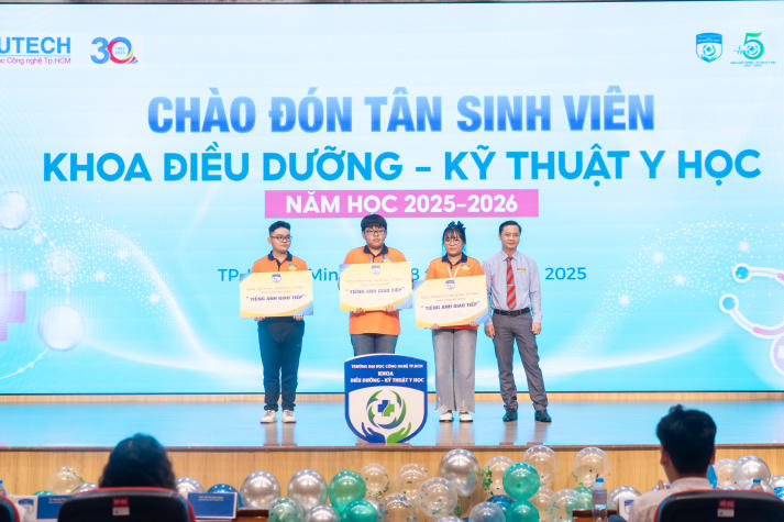 “Chọn áo blouse trắng là lựa chọn dũng cảm” - thông điệp chạm đến trái tim newbies Khoa Điều dưỡng - Kỹ thuật y học 20