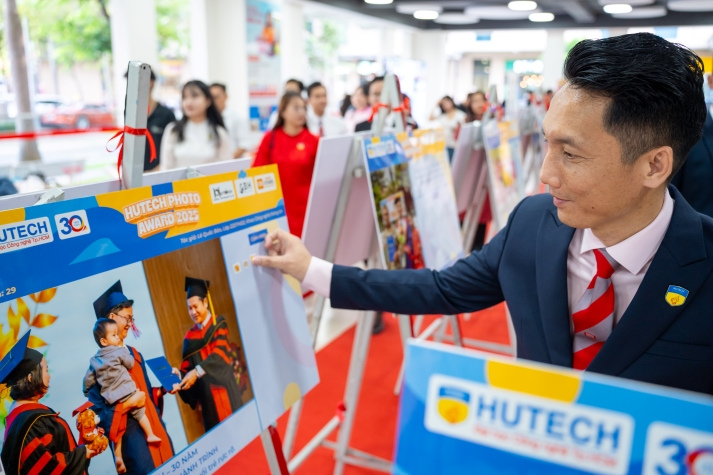 Chung kết HUTECH Photo Awards 2025: Không gian ảnh đặc biệt chào tuổi 30 rực rỡ của HUTECH 54