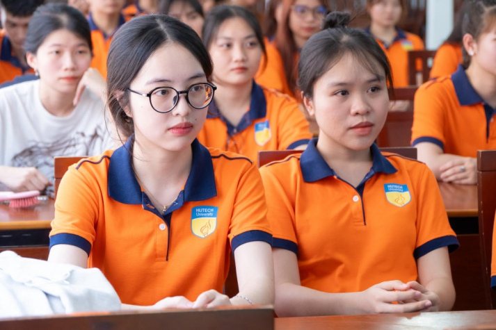 Sinh viên Khoa Tài chính - Thương mại HUTECH tham quan Công ty CP Việt Nam Kỹ nghệ Súc sản VISSAN 58