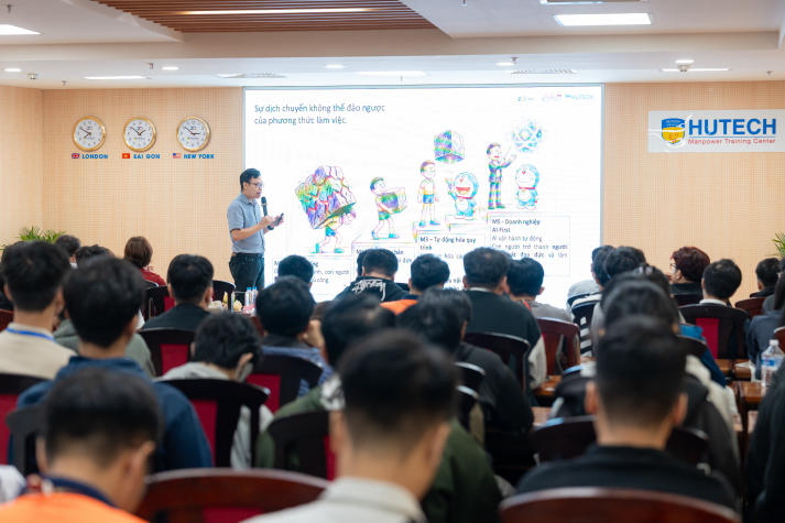 Sinh viên HUTECH khám phá “bí kíp” ghi điểm nhà tuyển dụng từ người làm nghề 32
