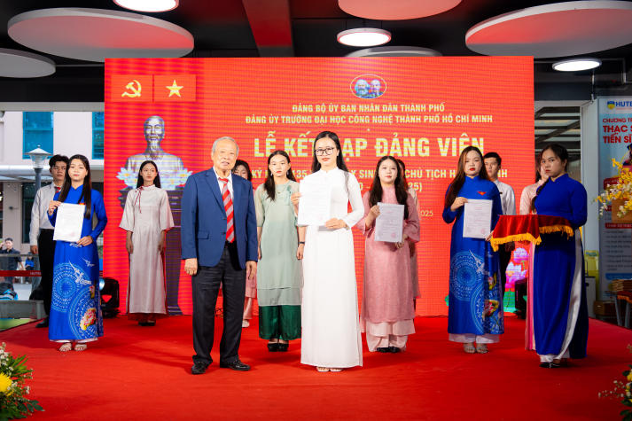 HUTECH kết nạp 12 Đảng viên mới và vinh danh 67 gương “Thanh niên tiên tiến làm theo lời Bác” 203