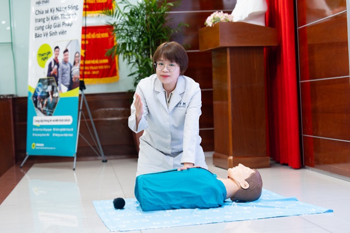 Hội thảo First Aid Skill: Trang bị “lá chắn” bảo vệ sức khỏe toàn diện cho sinh viên VJIT 78