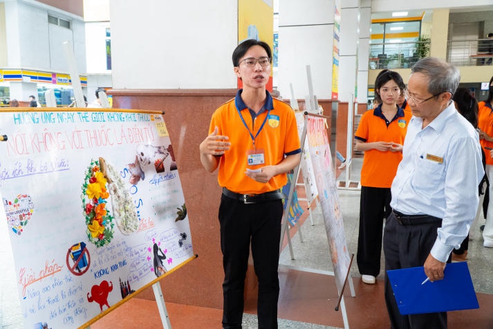 Ấn tượng buổi triển lãm Cuộc thi làm báo tường “Phòng, chống tác hại của thuốc lá điện tử” 212