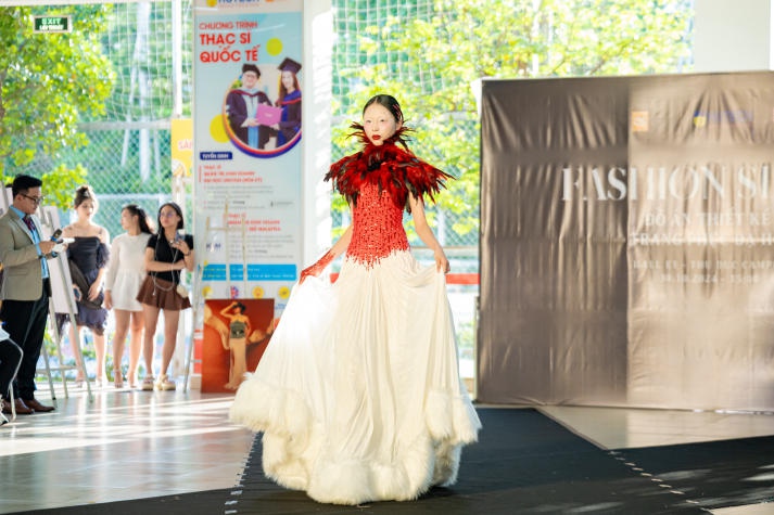 Sinh viên Thiết kế thời trang kết môn bằng Fashion Show hoành tráng 41