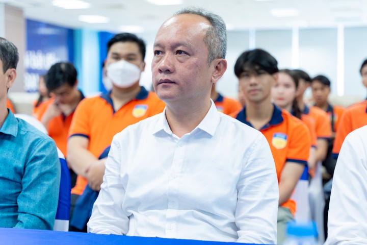 [Video] Sinh viên Khoa Luật HUTECH gặp gỡ chuyên gia, tìm hiểu cơ hội nghề nghiệp tại Ngân hàng Bản Việt 19