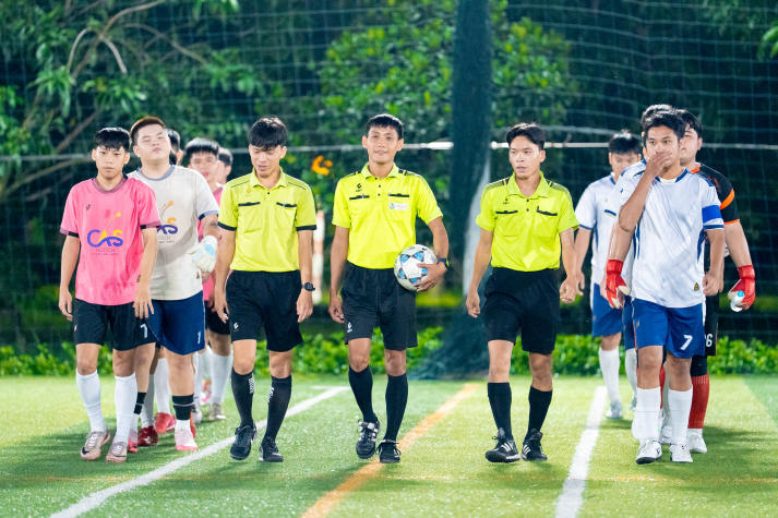 [Video] Viện Văn hóa - Nghệ thuật - Thể thao đăng quang vô địch Giải bóng đá Sinh viên HUTECH 2025 30