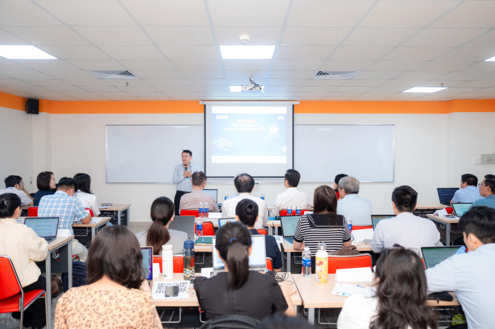 Giảng viên khối Khoa học sức khỏe làm chủ AI trong giảng dạy và đánh giá 8