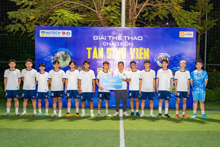 Giải thể thao chào đón tân sinh viên 2023 chính thức khép lại với nội dung thi đấu Cầu lông nam, nữ và Bóng đá nam 209