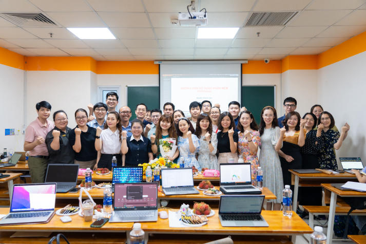 Giảng viên Khoa Quản trị kinh doanh tăng cường năng lực nghiên cứu khoa học với công cụ VOSviewer 58