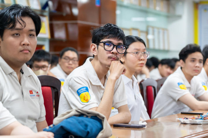 Một buổi sinh hoạt, nhiều bước chuẩn bị cho hành trình nghề nghiệp của sinh viên VJIT 59
