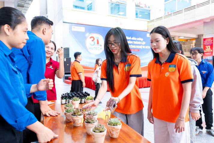 HUTECH-ers khám phá “bản đồ truyền thống” Trường, nối dài niềm tự hào tuổi trẻ 84