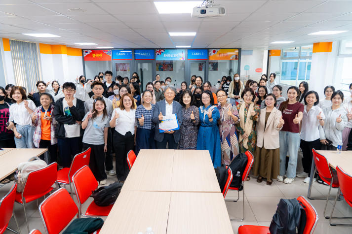 Cội rễ văn minh từ tinh thần gắn kết: Bài học GS. Yoo Kwon Jong chia sẻ với sinh viên 56