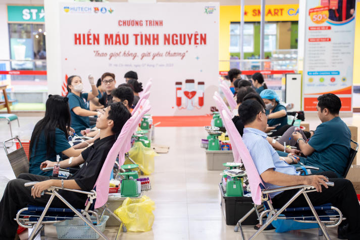 Sinh viên HUTECH trao giọt hồng, lan tỏa yêu thương trong ngày hội hiến máu tình nguyện 37
