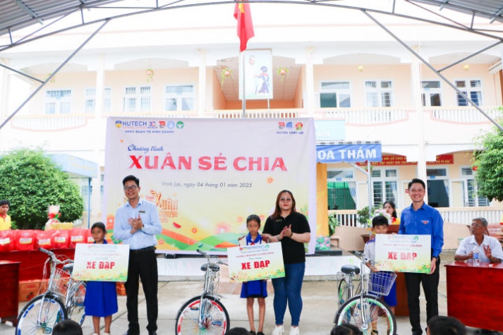 Sinh viên Quản trị kinh doanh xây cầu nối đoàn kết dân tộc, sẻ chia yêu thương tại Bạc Liêu 73