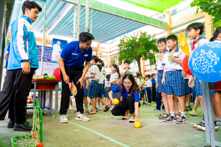 Điểm tin hoạt động Mùa hè xanh HUTECH 2025: Mặt trận TP.HCM sôi nổi với loạt công trình ý nghĩa 189