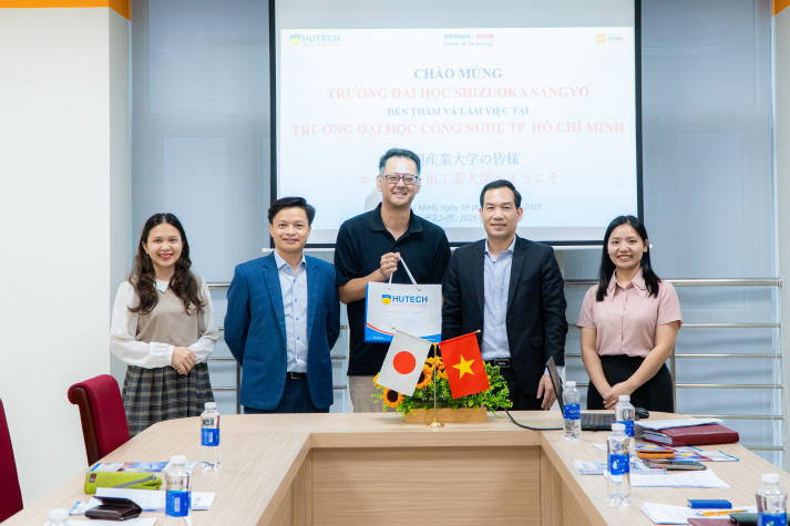 HUTECH holds working session with Shizuoka Sangyo University to promote training and research cooperation 44
