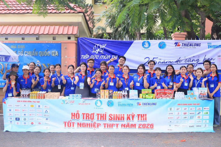 220 tình nguyện viên HUTECH sẵn sàng tiếp sức sĩ tử tại 5 điểm thi tốt nghiệp THPT 2026 27