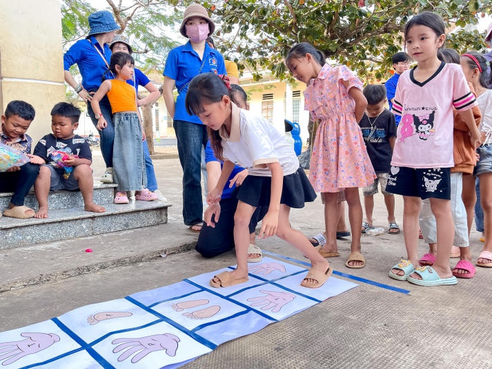 “Xuân biên giới 2025”: Mang mùa xuân yêu thương đến với người dân tại tỉnh Bình Phước 54