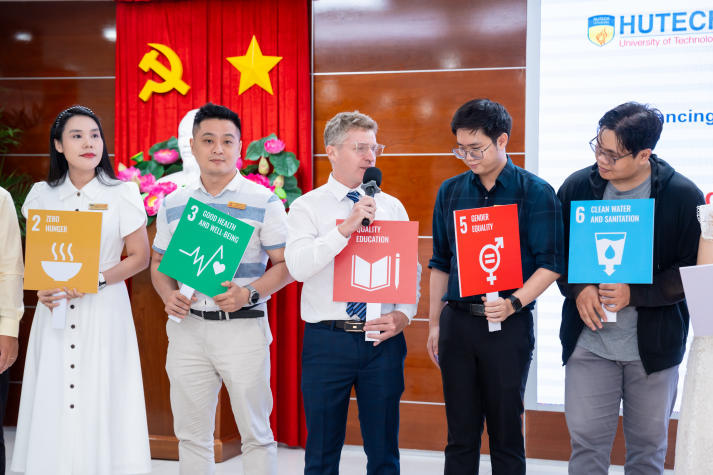 [Video] HUTECH xây dựng cầu nối hợp tác giáo dục xuyên quốc gia với hội thảo về ứng dụng AI trong đào tạo 34