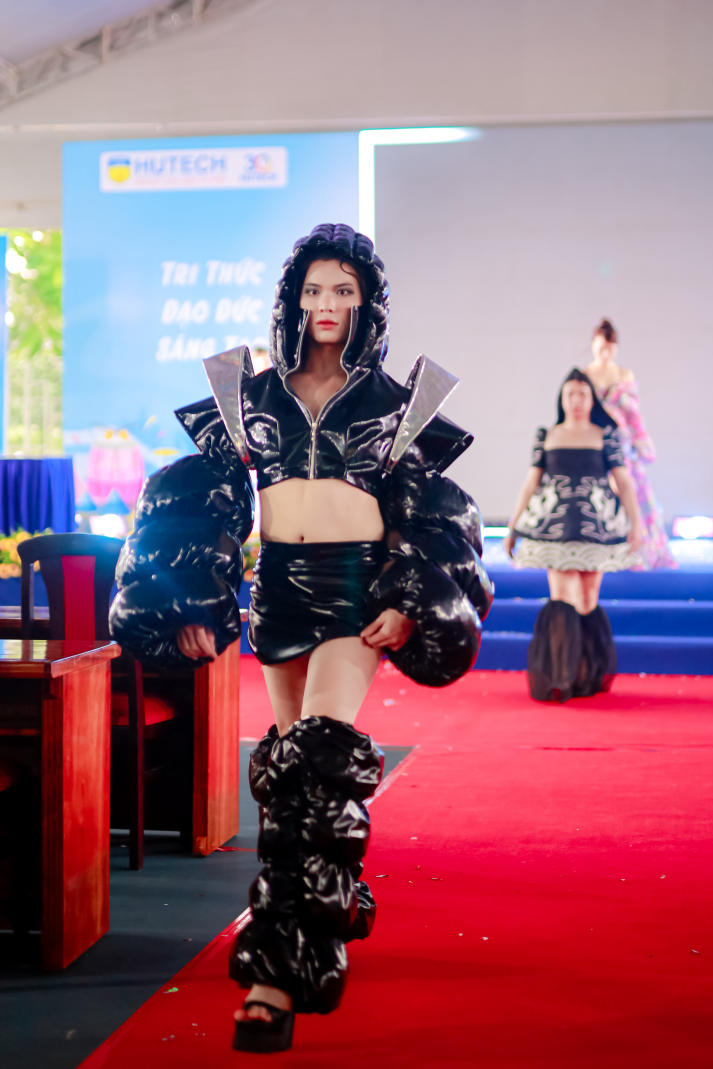 “HUTECH - Newbies Say Hi” khuấy động Thu Duc Campus vào 23/9 tới 108