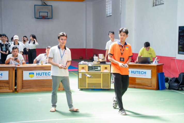 Sinh viên VKIT tranh tài điều khiển Drone tại cuộc thi Drone Racing "Đường đua ánh sáng" 60