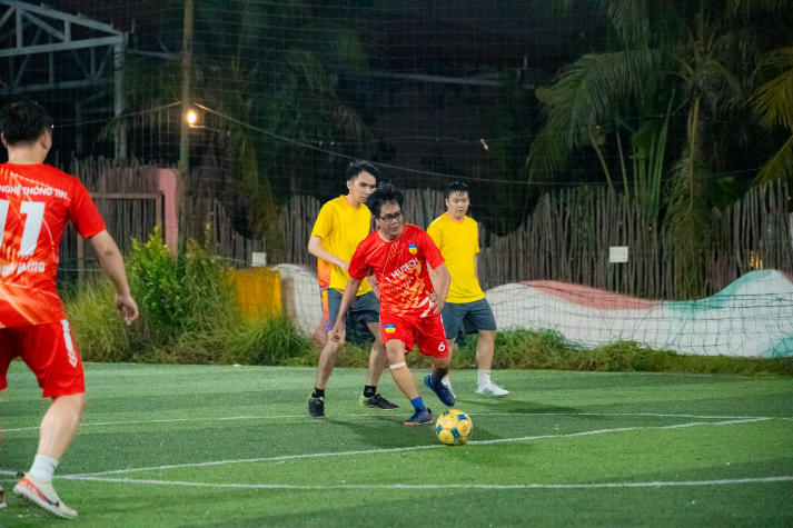 [Hội thao CB-GV-NV 2026] Mưa bàn thắng tại Thanh Đa, đường đua Bóng đá nam vòng bảng tăng nhiệt 108