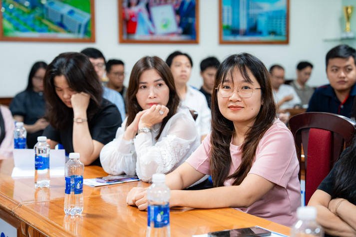 [Video] HUTECH chào đón thế hệ học viên cao học, nghiên cứu sinh đợt 2, năm 2025: Vững bước trên con đường tri thức và sáng tạo 93