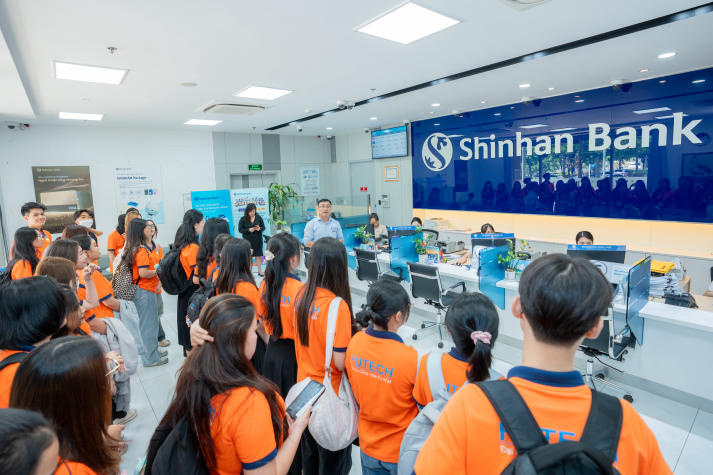 [HUTECH 30 năm] Kiến tạo môi trường giáo dục toàn diện 79