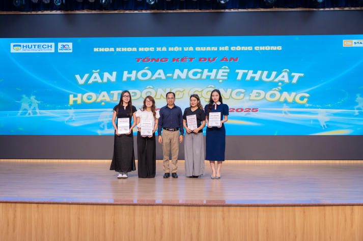 Khoa Khoa học Xã hội và Quan hệ Công chúng tôn vinh loạt dự án ý nghĩa của sinh viên 61