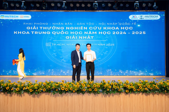 “Khai phóng - Nhân bản - Dân tộc - Hội nhập quốc tế”: bốn trụ cột cho năm học mới của Khoa Trung Quốc học 67