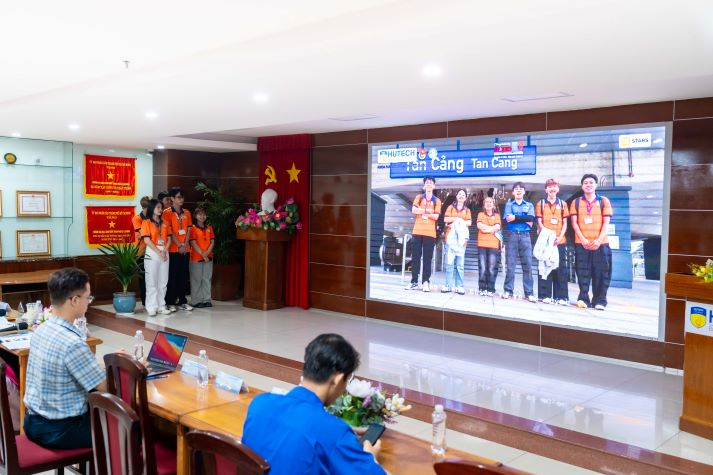 Hành trình lan tỏa ánh sáng tư tưởng Hồ Chí Minh của sinh viên Khoa Marketing - Kinh doanh quốc tế 53